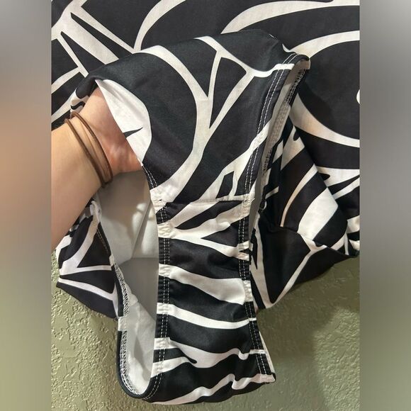 Pretty Little Thing Size 6 Full Body Swim Suit - Picture 8 of 8